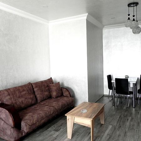 Penthouse Apartment In バトゥーミ エクステリア 写真