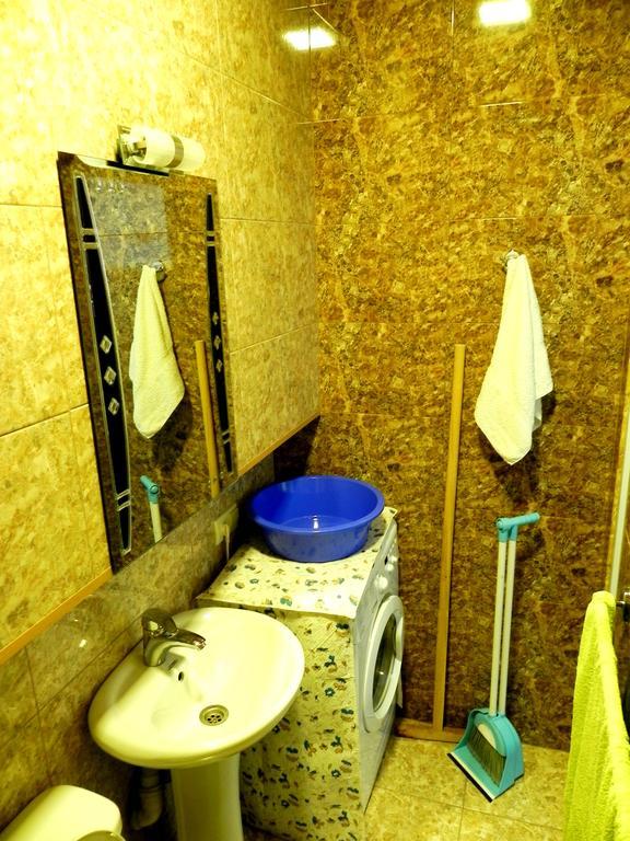 Penthouse Apartment In バトゥーミ エクステリア 写真